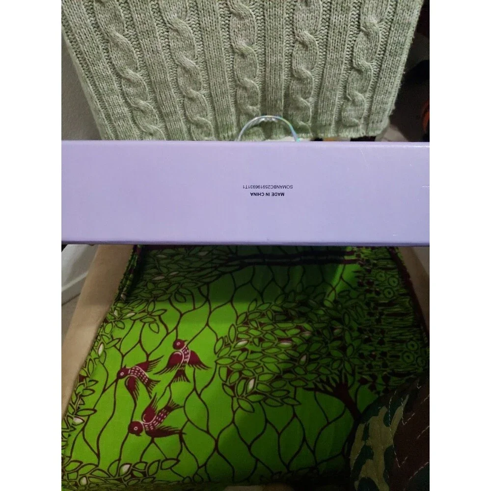 Frozen Standing Folder Accordion